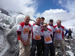 Everest Marathon: Runners enjouying good weather at Everest Basecamp